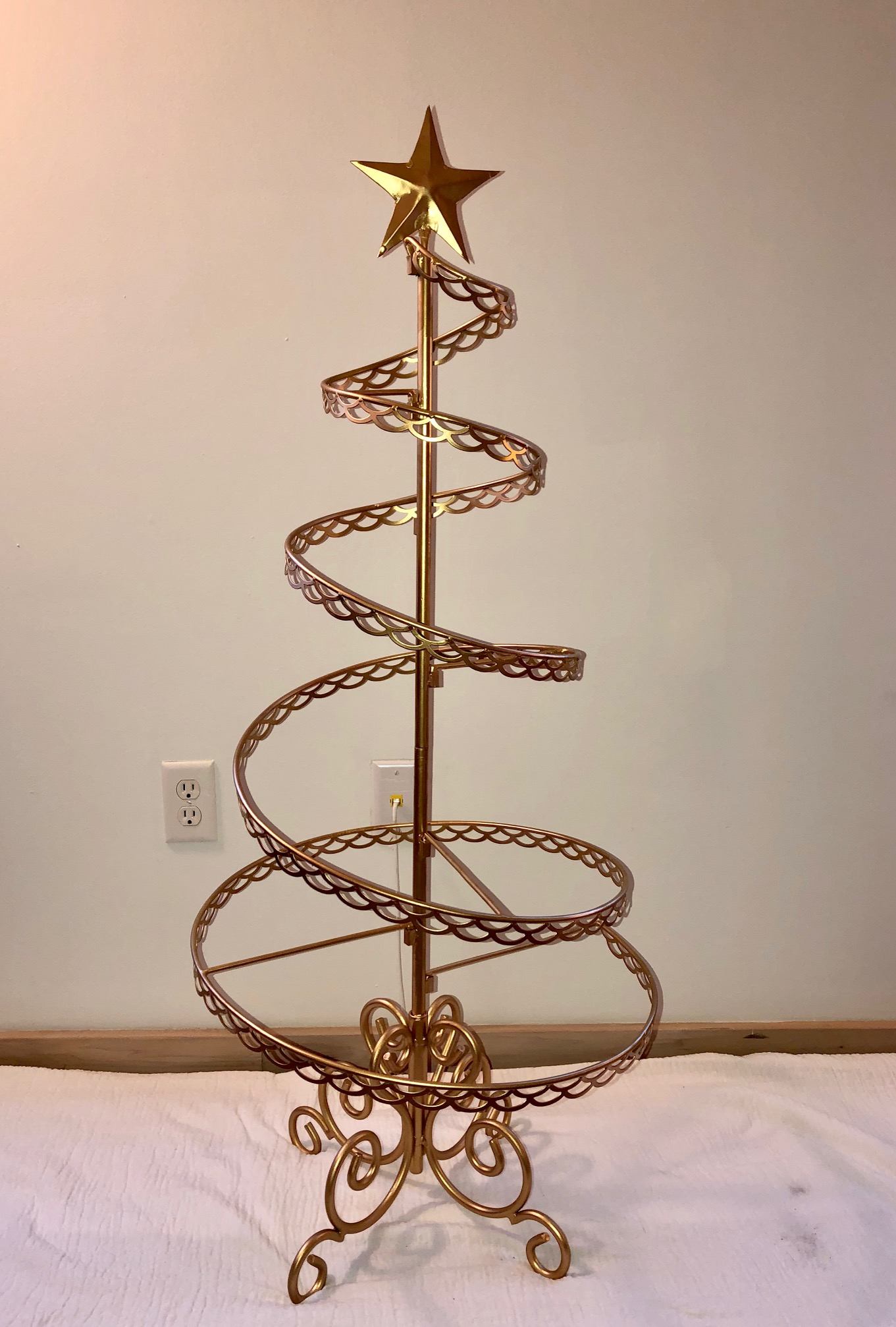   Ornament Trees - Spiral Wire Ornament Tree - 4 Foot